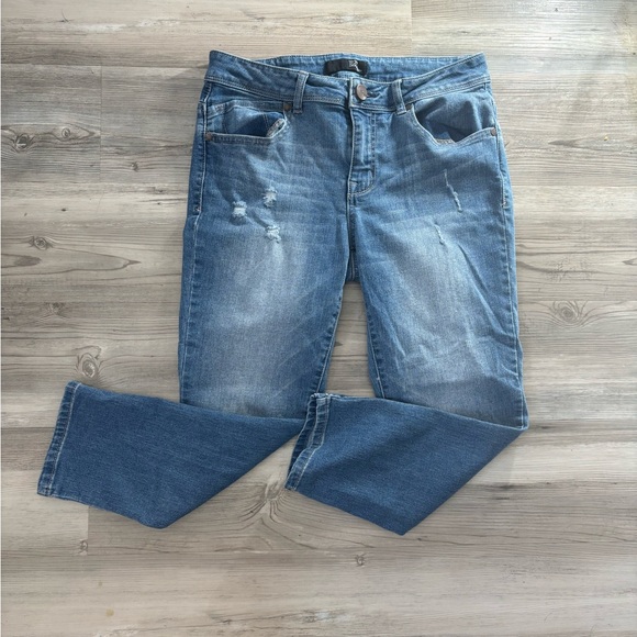 1822 Denim Size 8, waist is 14, inseam is 21 blue distressed - Picture 5 of 5